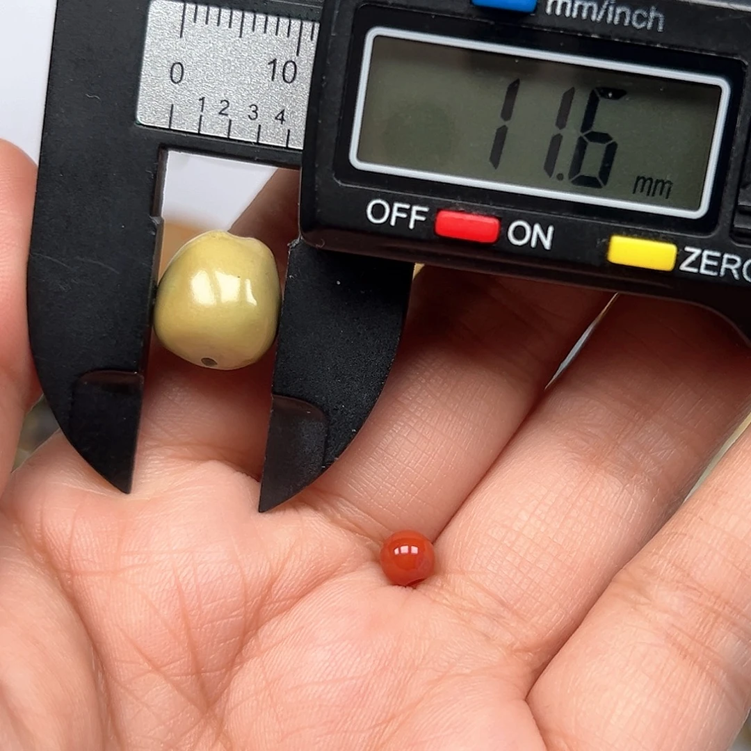 南红玛瑙未镶嵌珠宝奇石