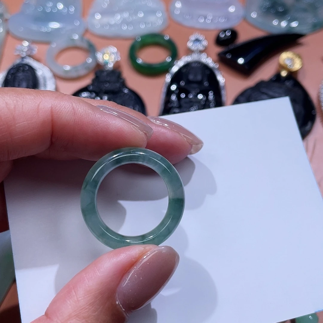 翡翠戒圈未镶嵌大**浪翡翠