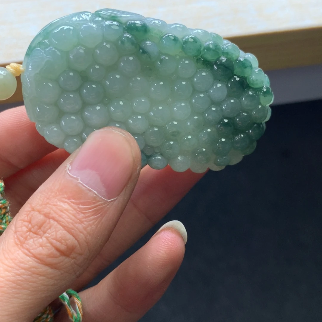 翡翠未镶嵌颈饰吊坠