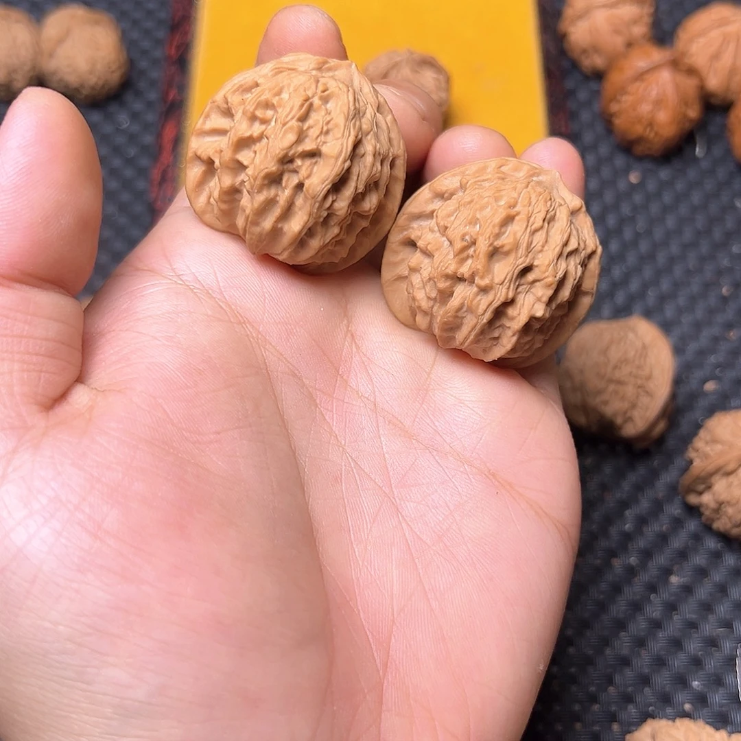 文玩核桃吊坠黄杆