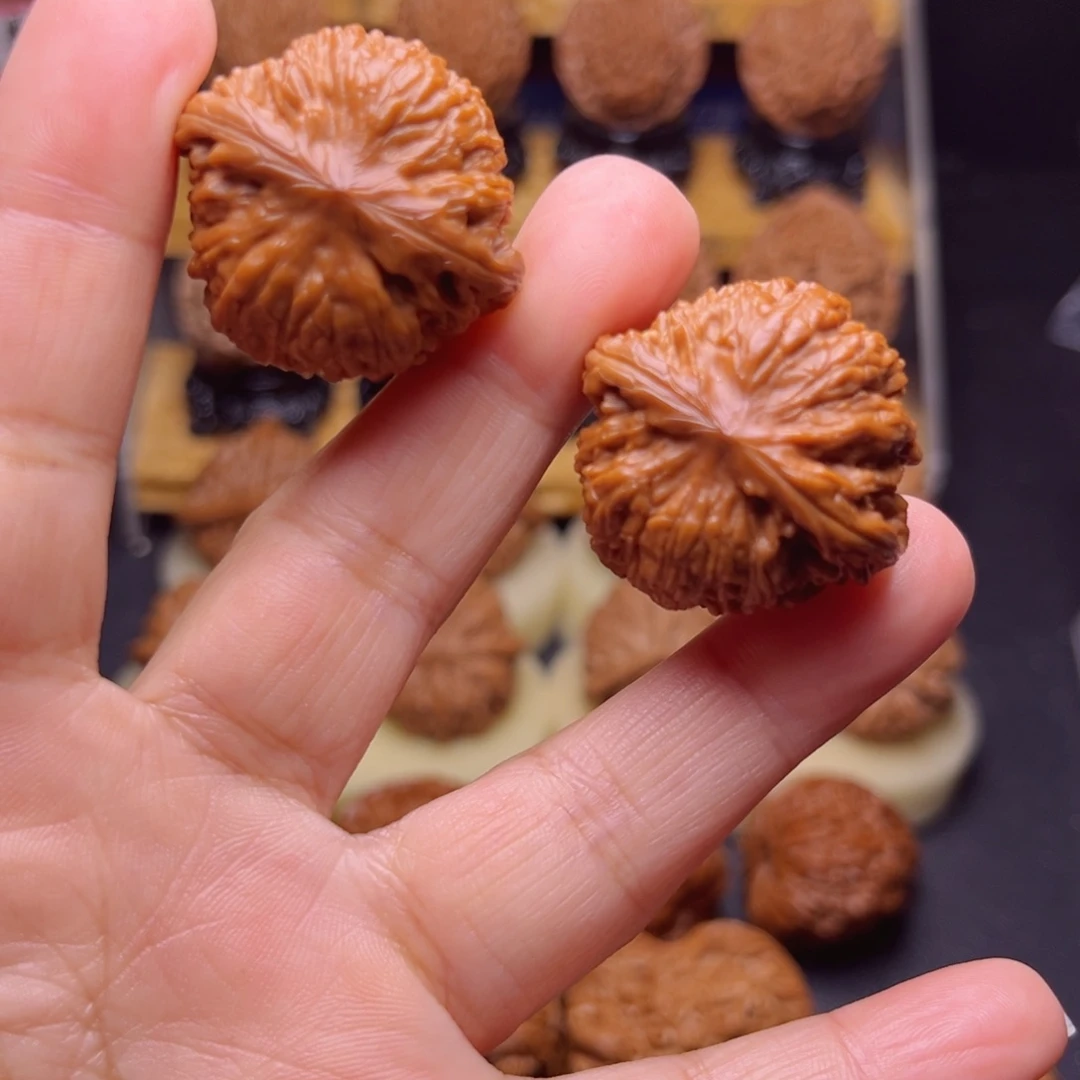 文玩核桃吊坠龙珠手捻小核桃