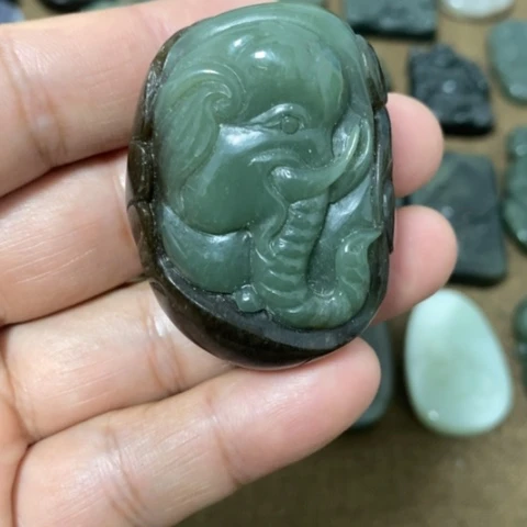 和田玉未镶嵌挂件