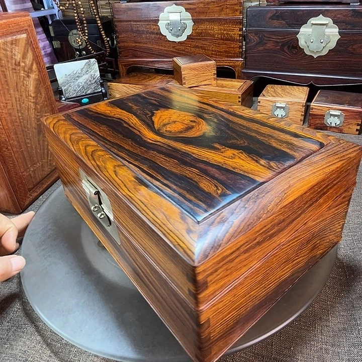 微凹黄檀（南美大红酸枝）