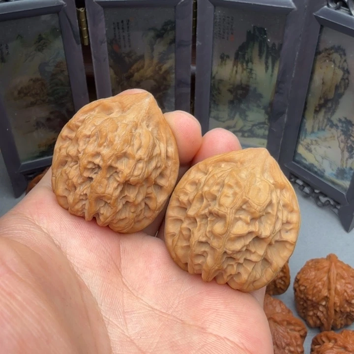 文玩核桃吊坠野核珊瑚樽38