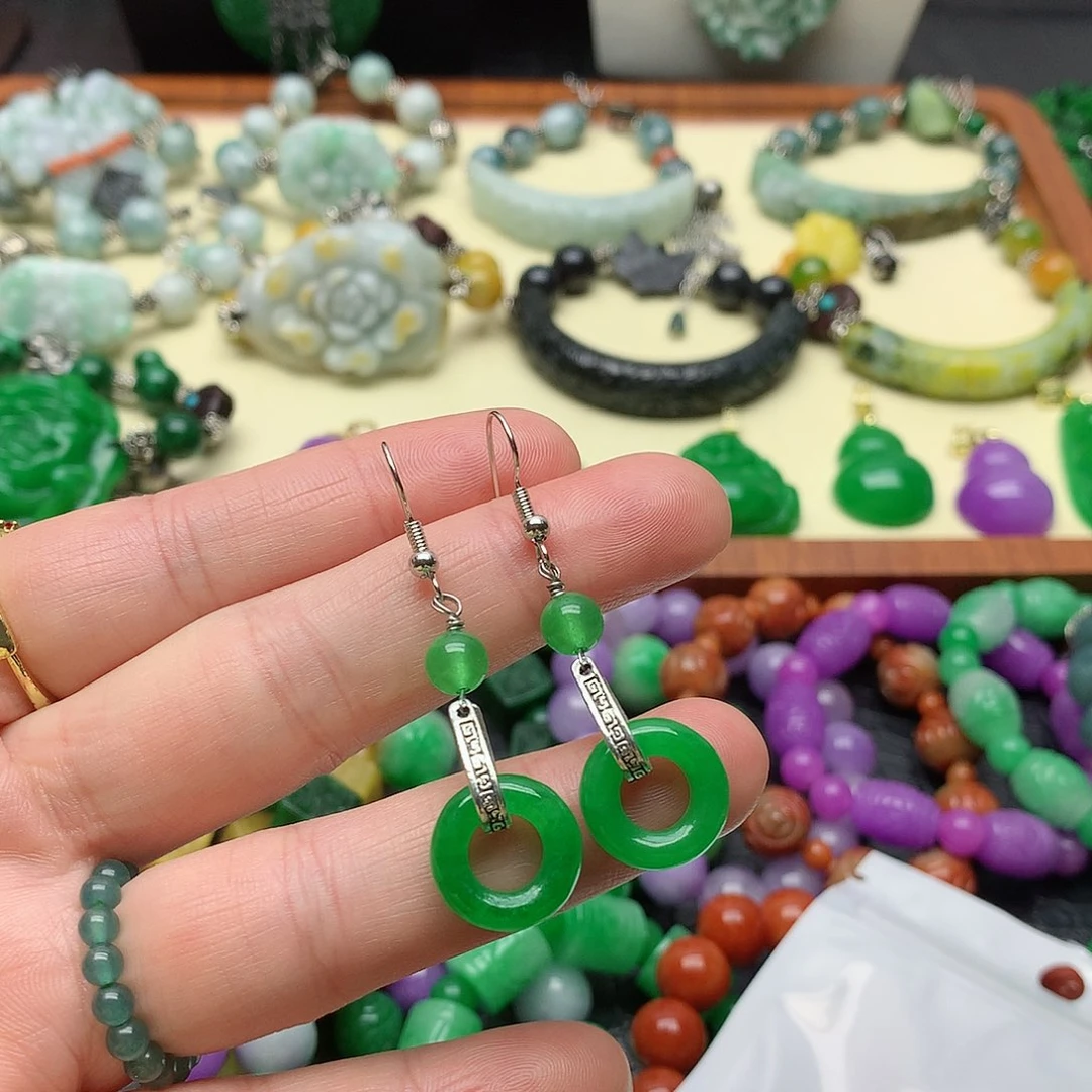 吊坠(赠链)未镶嵌翡翠