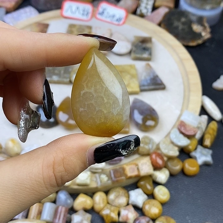 针钠钙石（海纹石）未镶嵌颈饰8