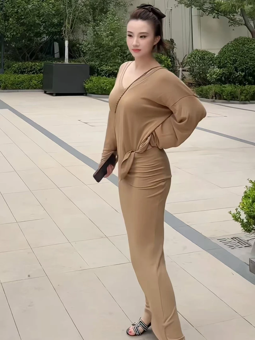 Rose Ono大地色系女人款长裙套装
