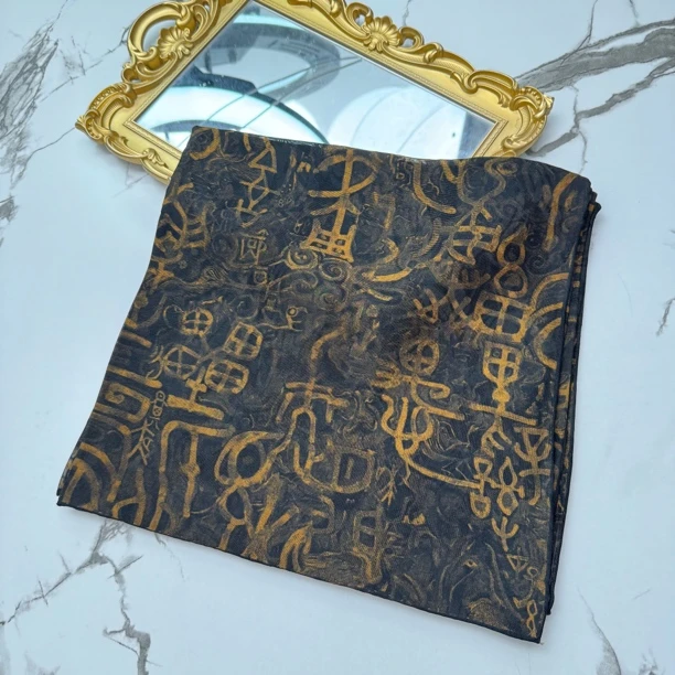 丝纡--甲骨文   四经绞萝香云纱桑蚕丝135*135围巾披肩