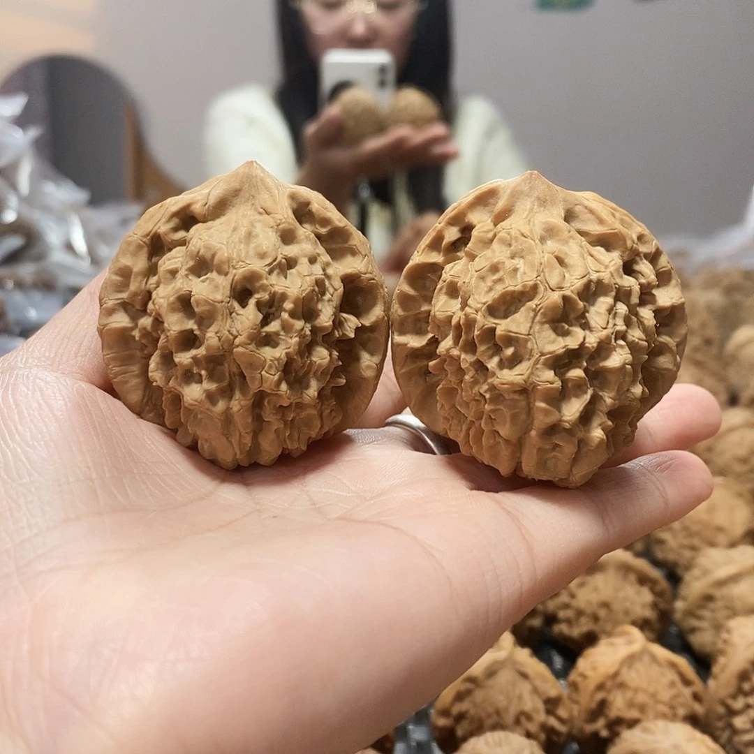 文玩核桃吊坠龙鼎46