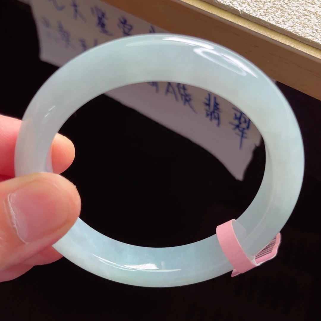 翡翠手镯未镶嵌手镯