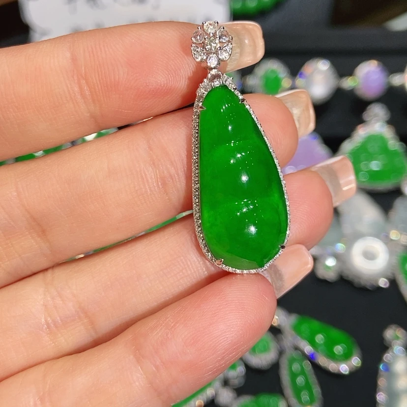 【闪购商品】翡翠颈饰18K金镶嵌天然翡翠