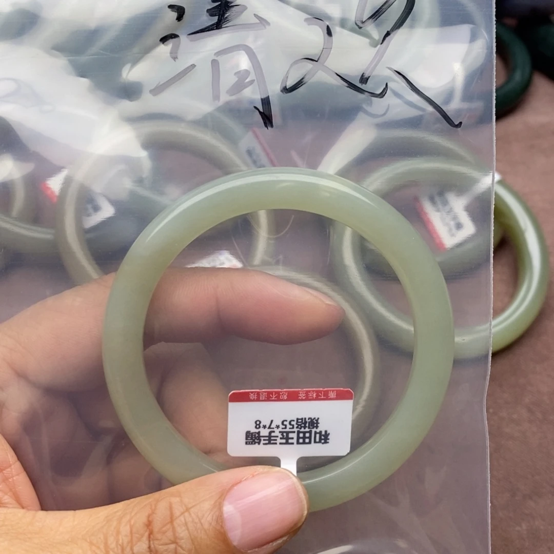 和田玉手镯未镶嵌清*°