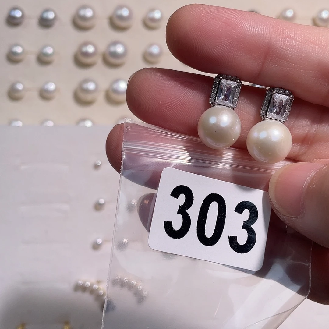 电***榴合金淡水珍珠耳饰