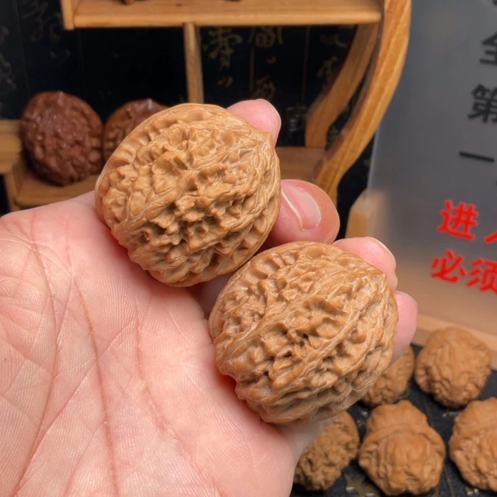 文玩核桃吊坠野狼37全品