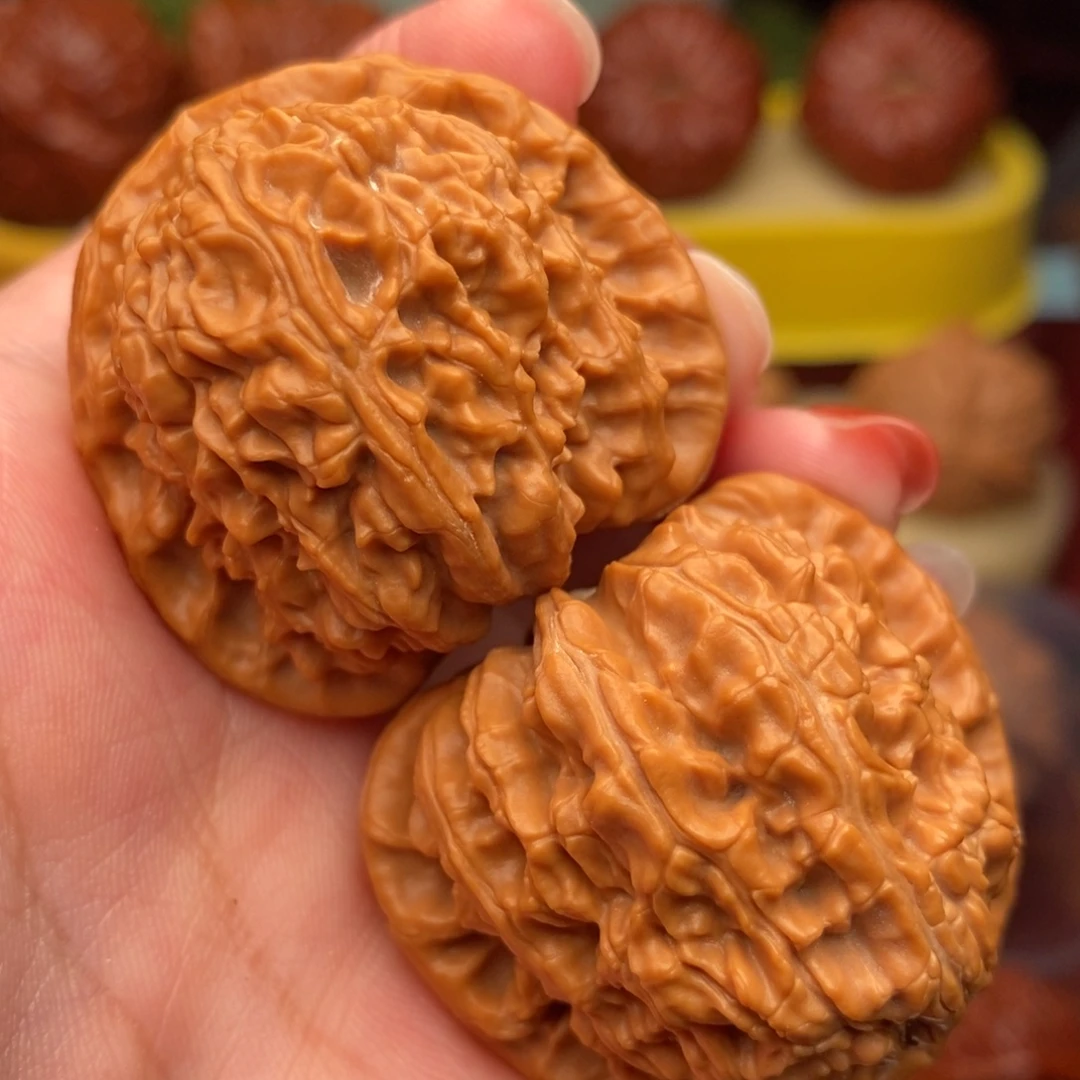 桃核把件三角白39……