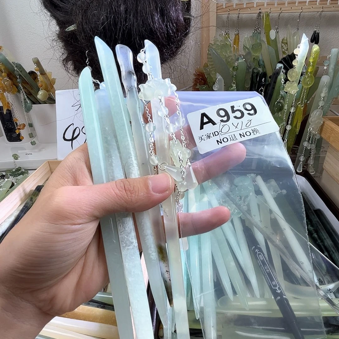 蛇纹石玉发饰未镶嵌玉**晴