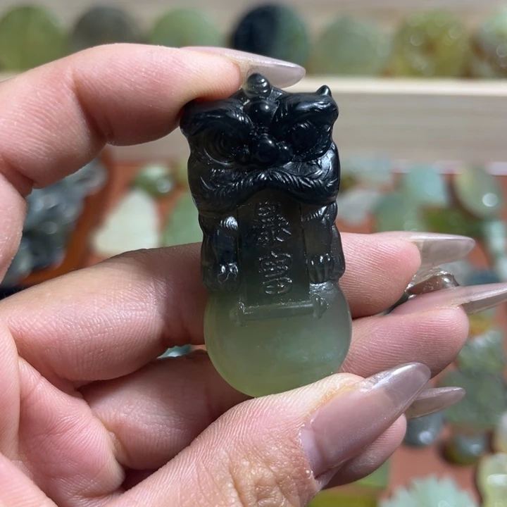 蛇纹石玉合金颈饰