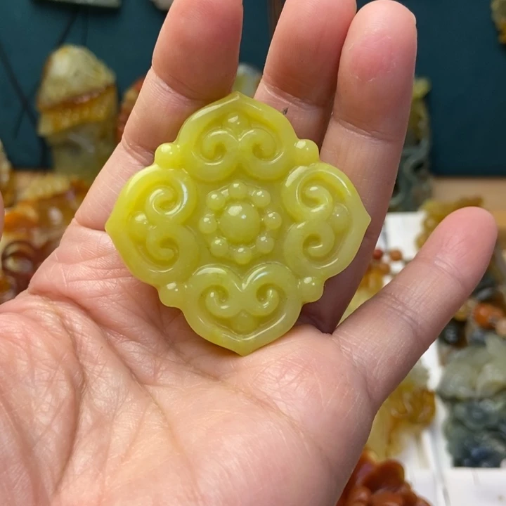 蛇纹石玉合金颈饰