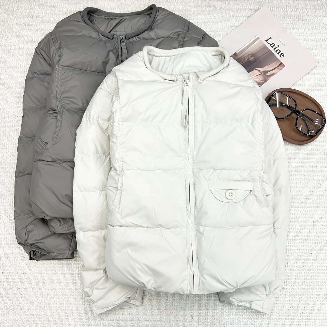 【叶子服饰】冬季新款韩版简约口袋扣子款圆领羽绒服8518