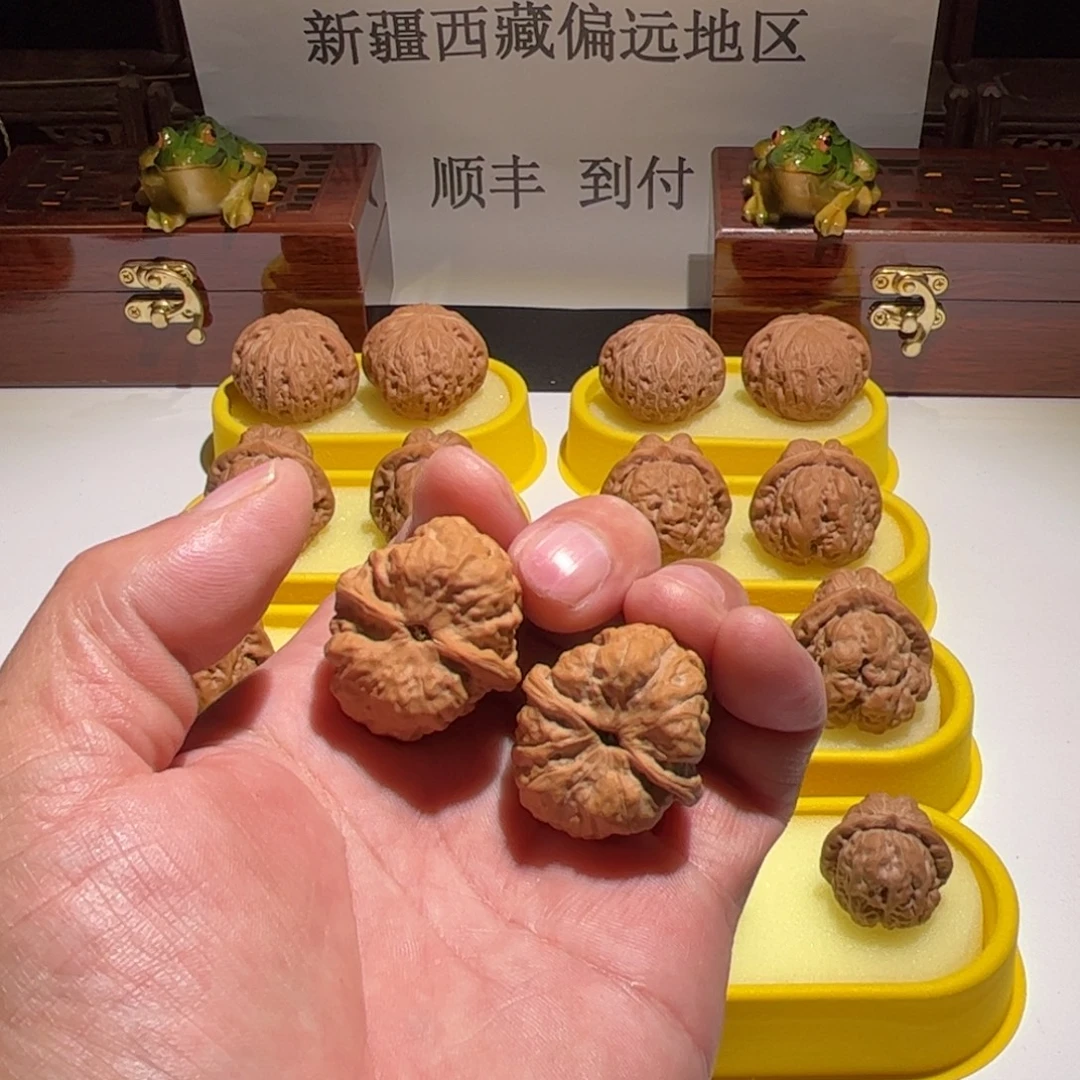 ****吊坠文玩核桃昌平娃直播中欢迎观看