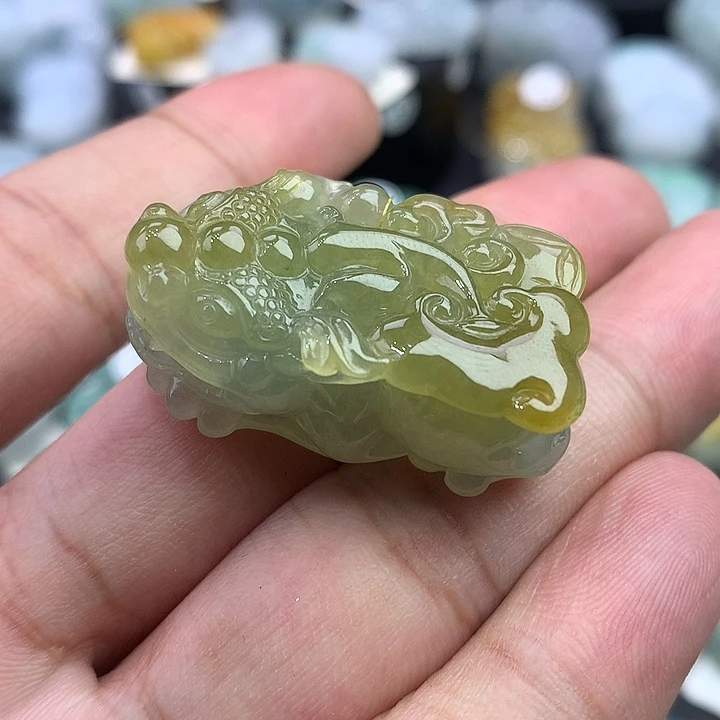翡翠未镶嵌颈饰天然缅甸翡翠貔貅吊坠