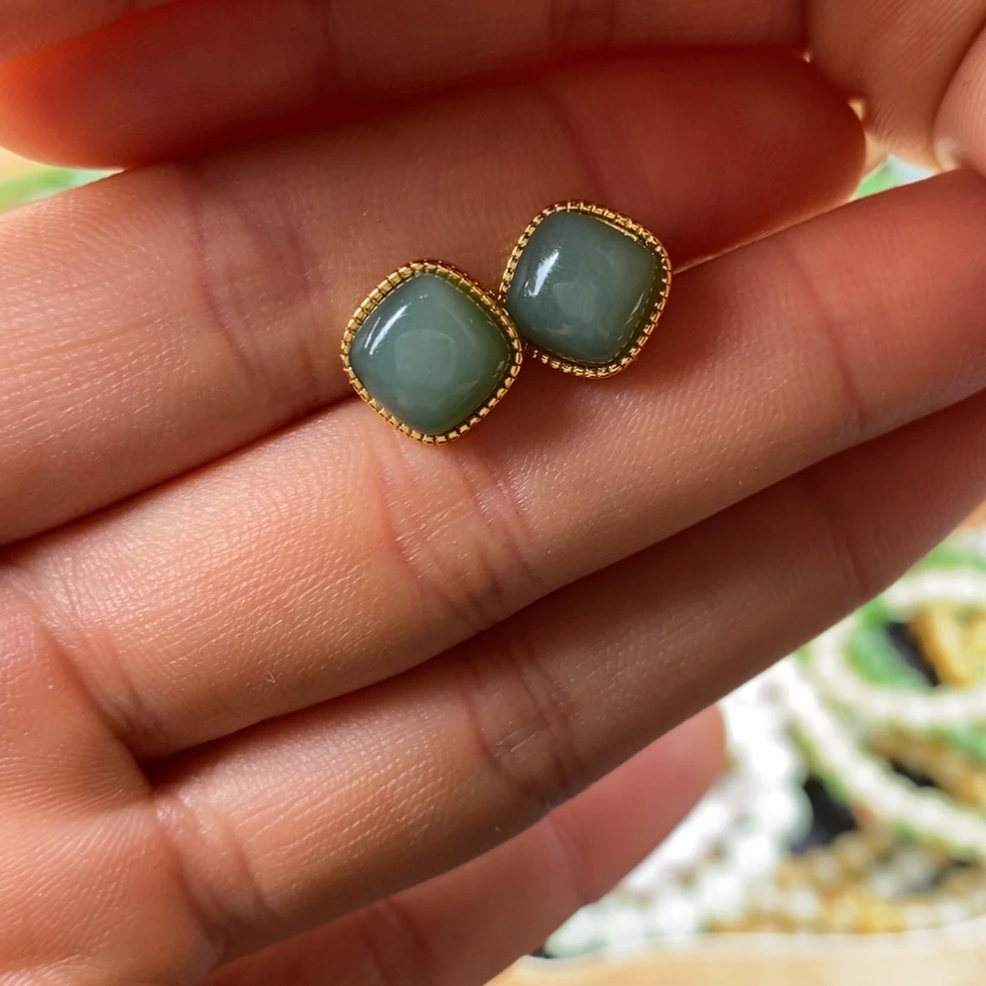 和田玉银S925镶嵌耳钉鸭蛋青耳钉