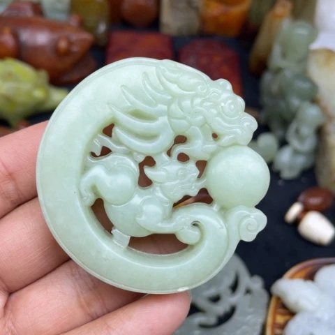 蛇纹石玉未镶嵌颈饰85