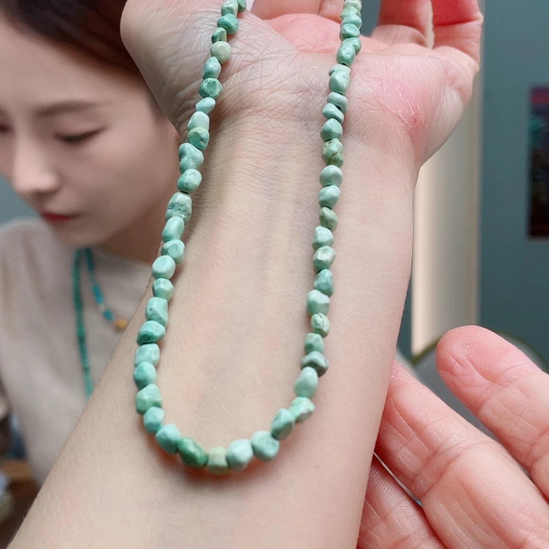 未镶嵌绿松石颈饰