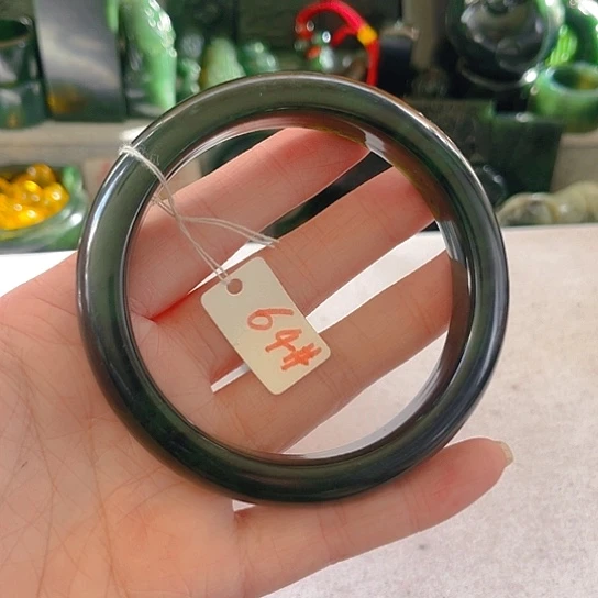 蛇纹石玉颈饰未镶嵌顾*大