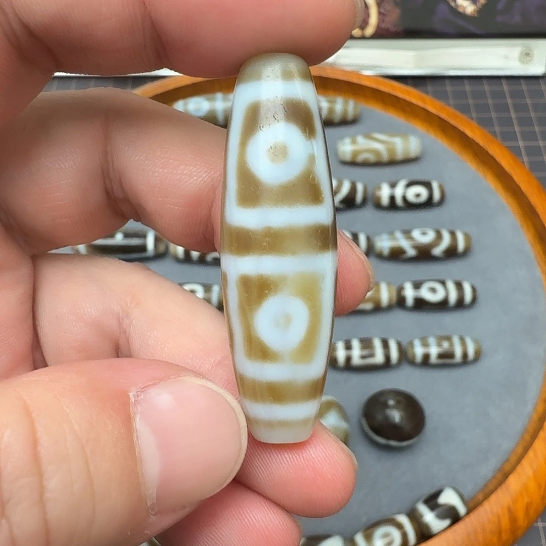 玛瑙/玉髓未镶嵌地门四眼