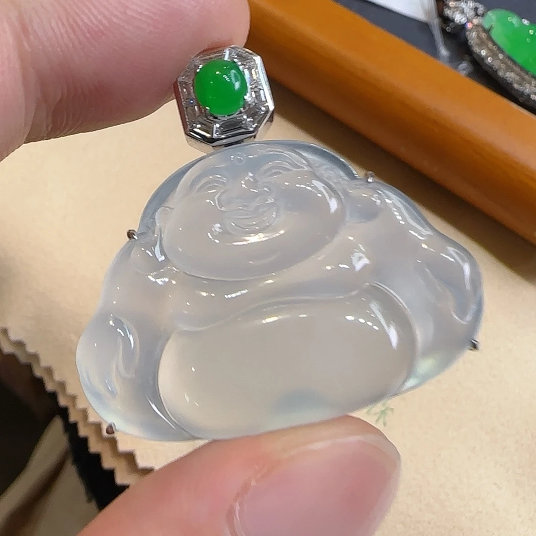 翡翠18K金镶嵌颈饰天然翡翠
