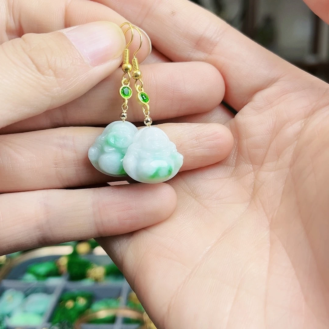 翡翠颈饰未镶嵌耳饰