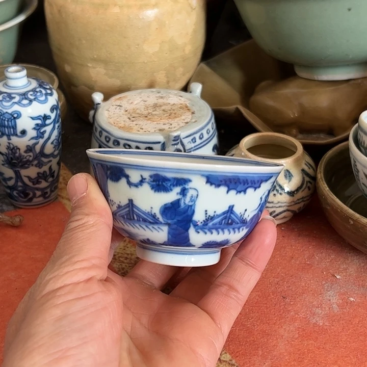 碗姜*铁青花文饰的一个杯子