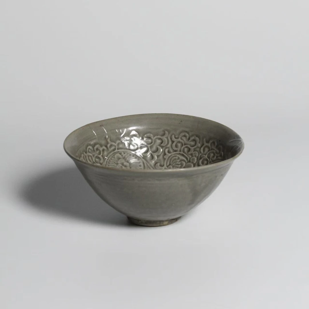 （17）青釉印花大碗