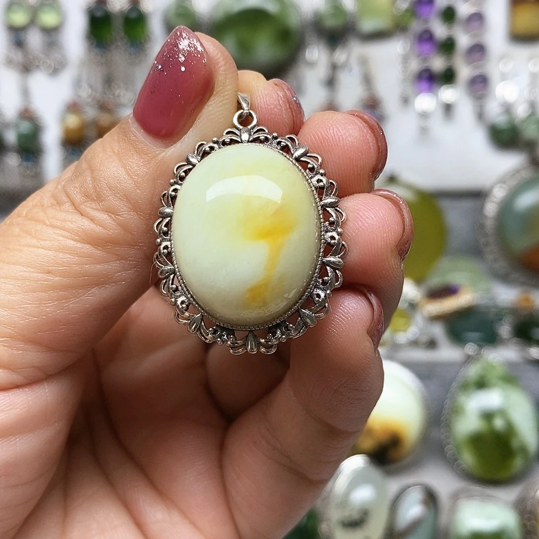 蛇纹石玉银S925镶嵌吊坠