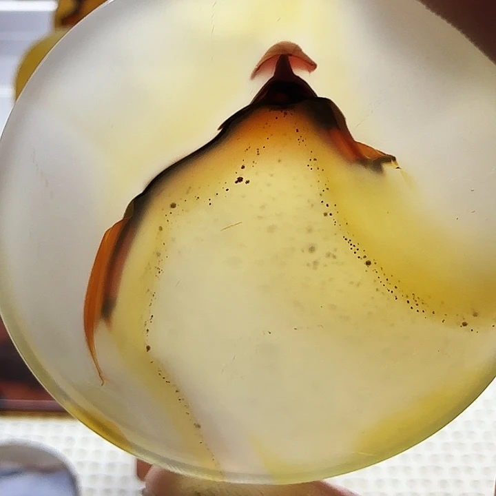 飞***宙未镶嵌玛瑙/玉髓珠宝奇石