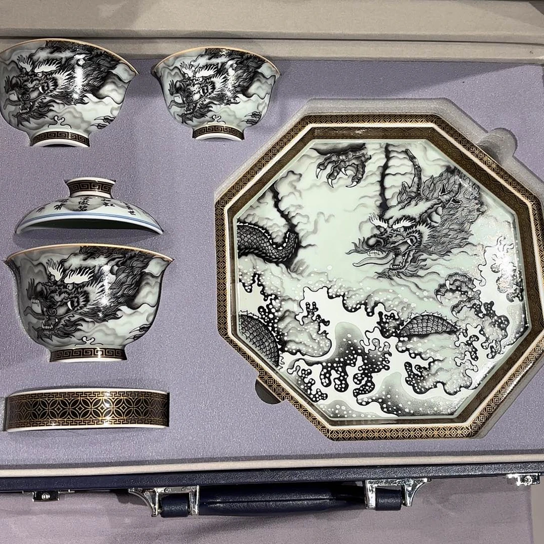 瓷片景德镇瓷器精品陈列