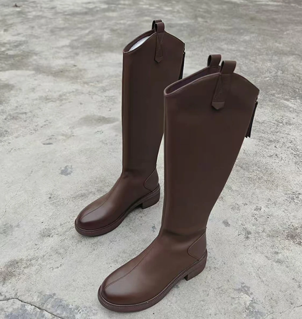W7213a不过膝长筒靴女冬季软皮高筒骑士靴V口百搭薄绒