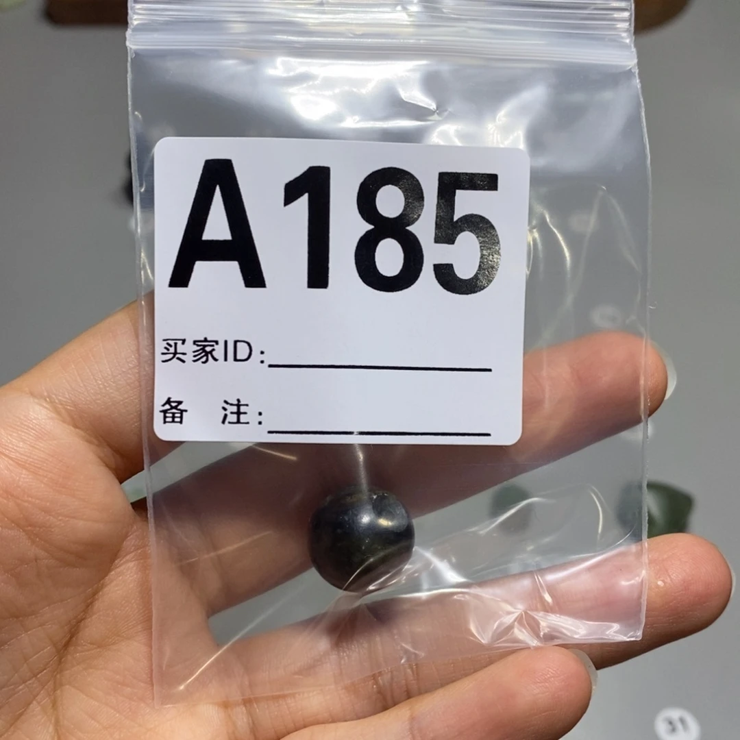 蛇纹石玉未镶嵌颈饰轻**萤