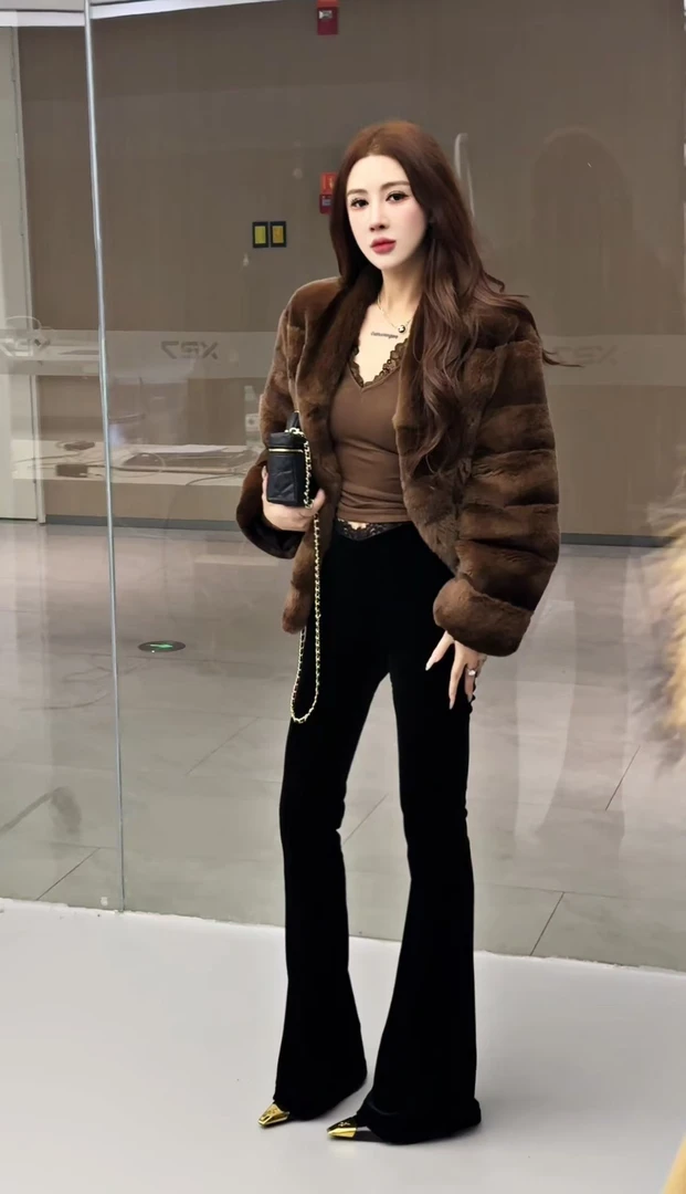 【年度爆款】G. yantong/郭彦彤【龙猫纹獭兔】V领轻奢外套003