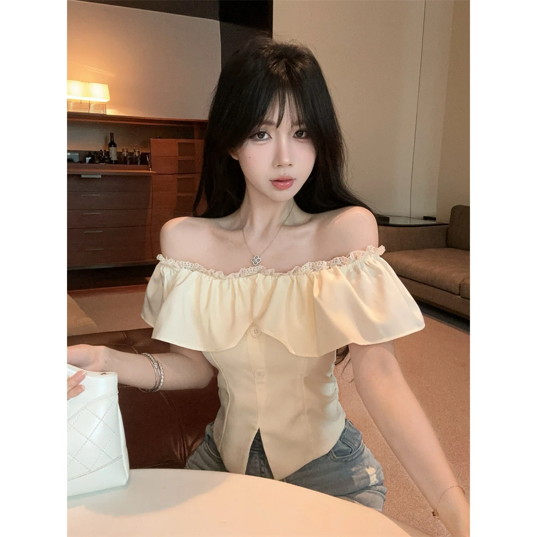 一字肩荷叶边短袖衬衫女夏季纯欲辣妹露肩鱼骨上衣高级感法式衬衣