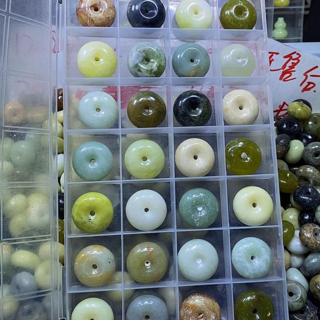 合金蛇纹石玉颈饰61