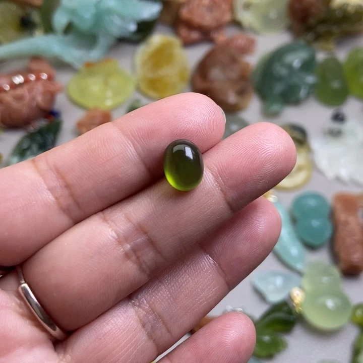 蛇纹石玉挂件未镶嵌