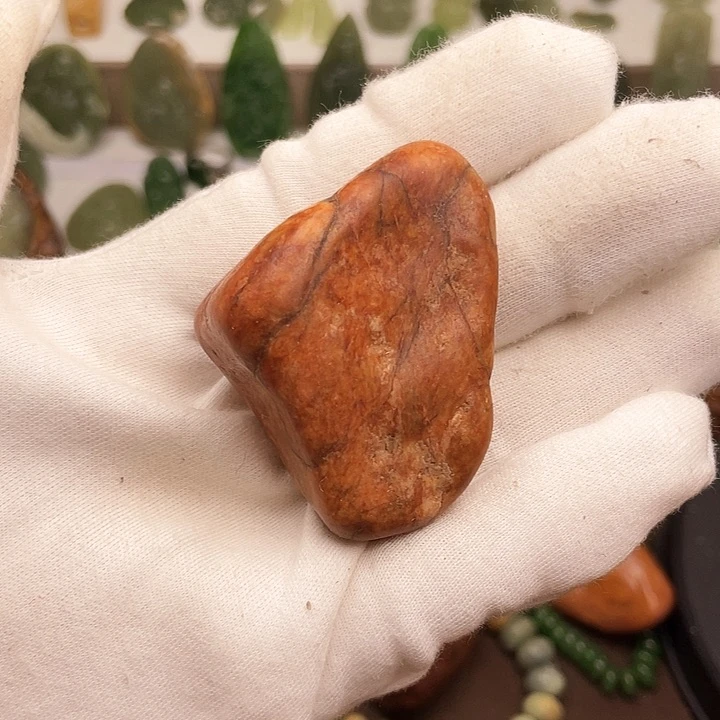蛇纹石玉颈饰合金