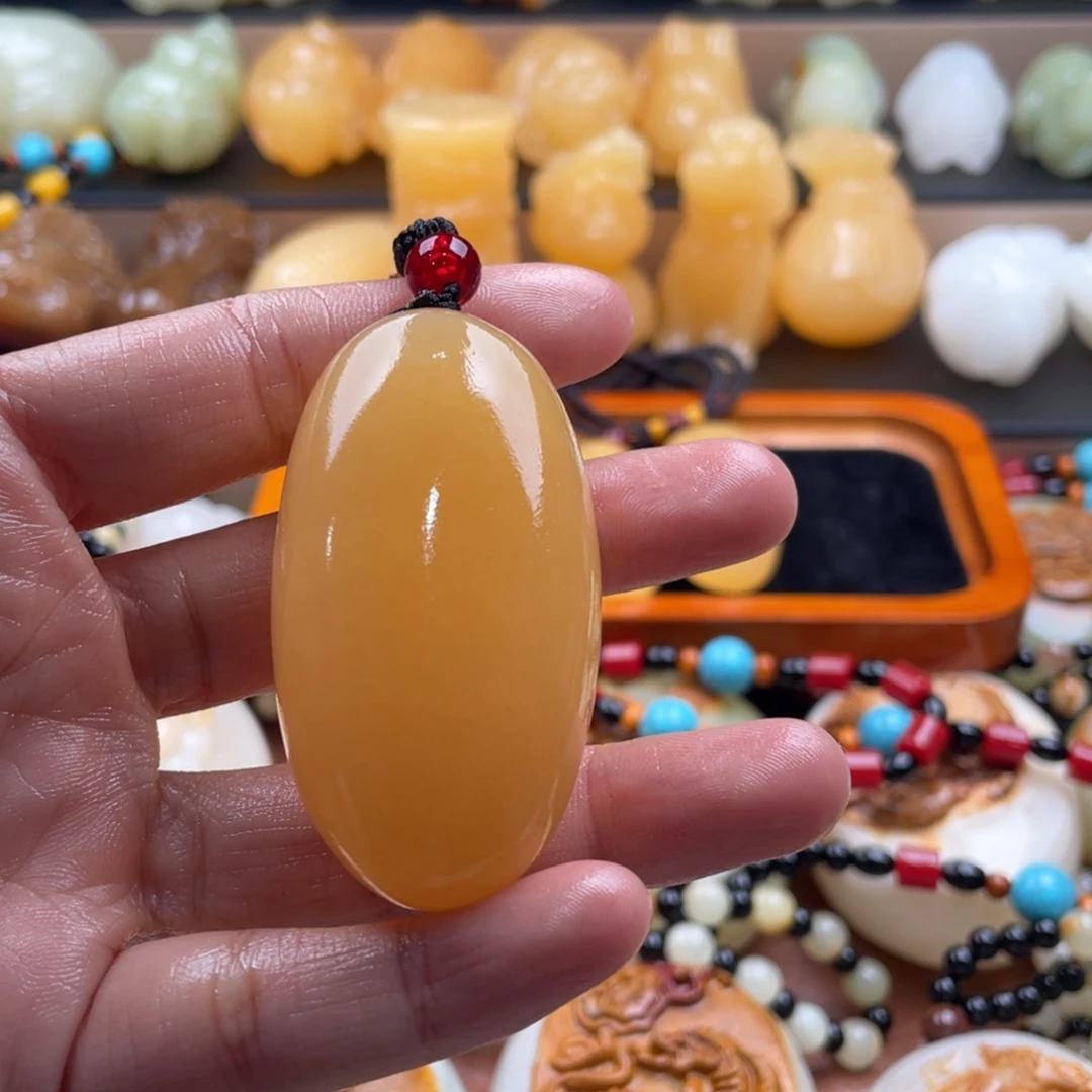 人***老石材天然古青石手把件