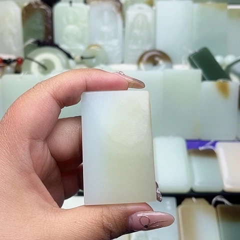 颈饰未镶嵌和田玉