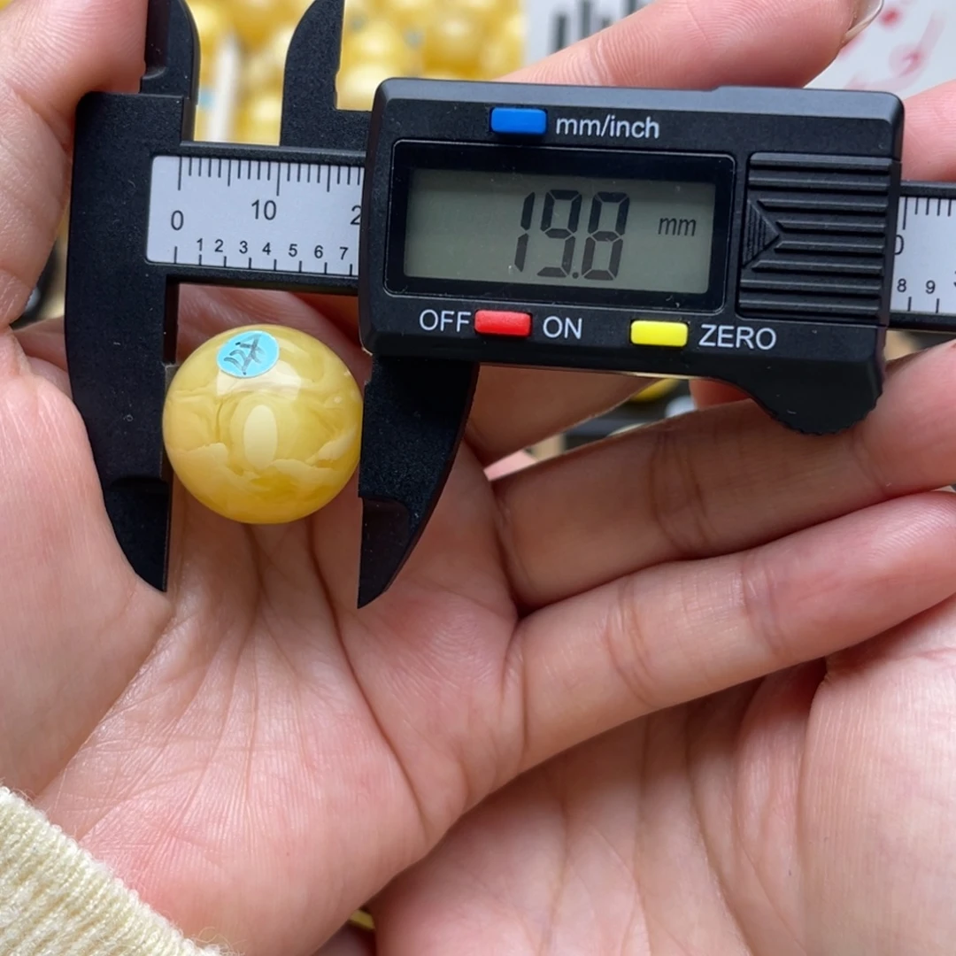 琥珀未镶嵌裸石蜜蜡圆珠笑