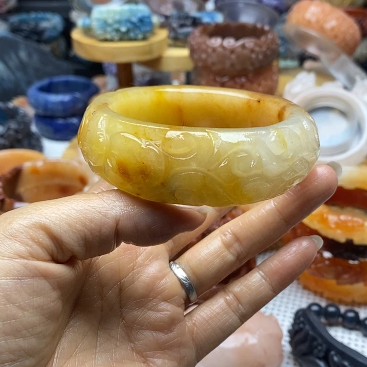 石英质玉手镯未镶嵌