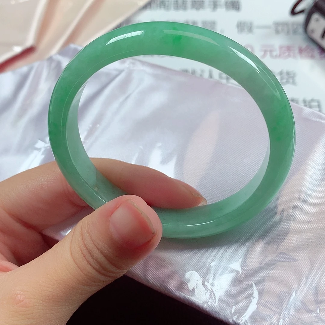 翡翠未镶嵌手镯1531