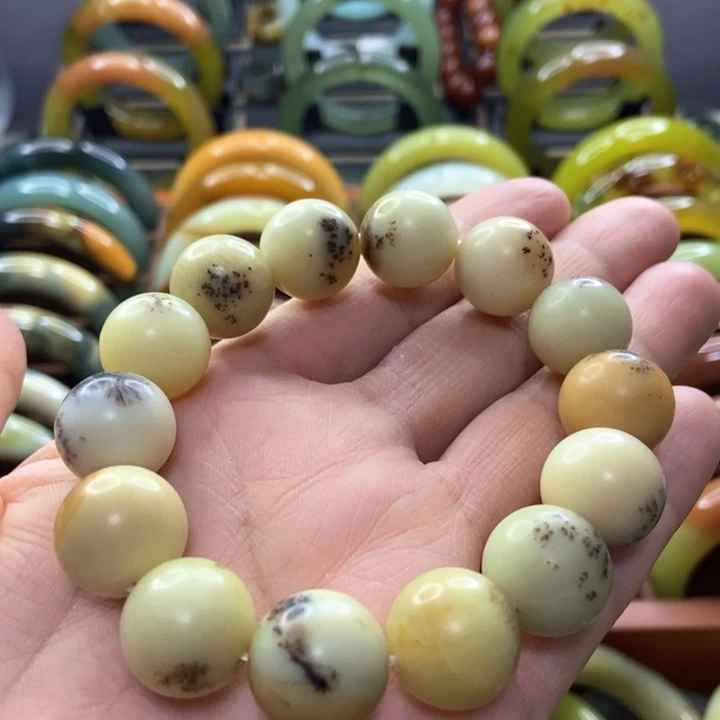 蛇纹石玉手镯未镶嵌